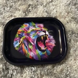 Lion rolling trey